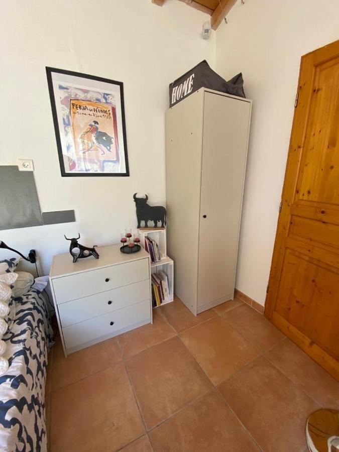 Bed and Breakfast Au Mazet Du Parc Ledenon Экстерьер фото