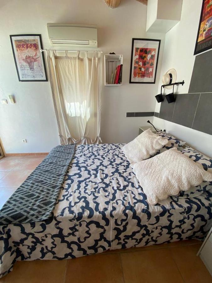Bed and Breakfast Au Mazet Du Parc Ledenon Экстерьер фото